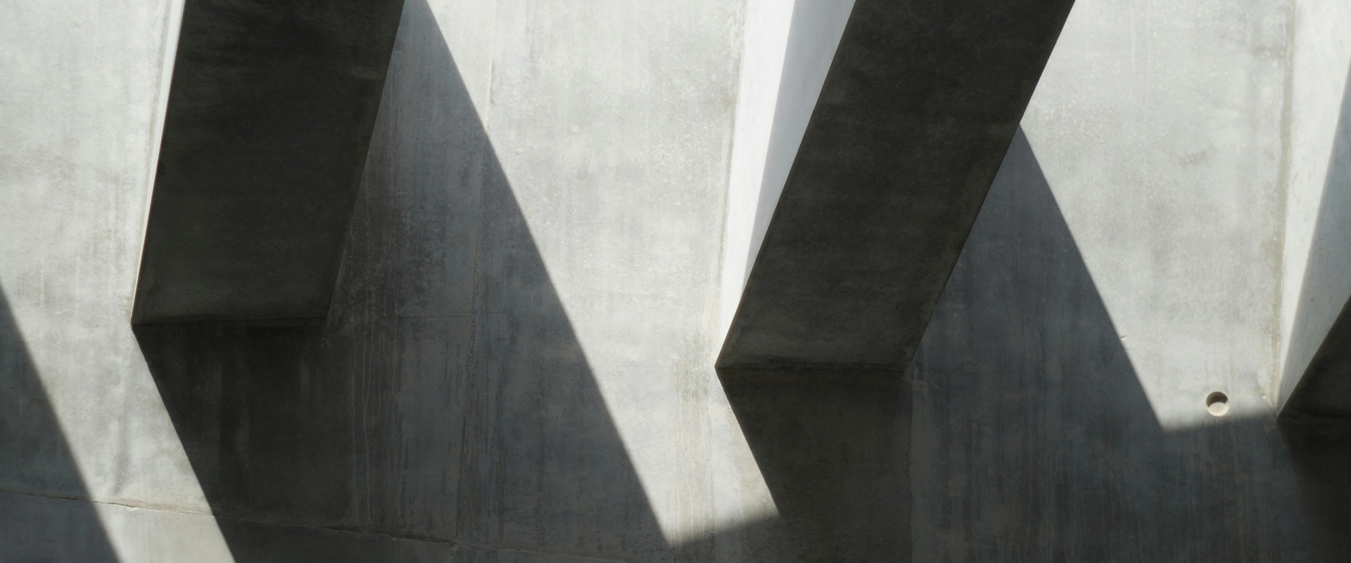 මධ් යස්ථානය තබාගන්නේ මධ් යස්ථානය හා අධි තත්වය අතර වෙනස හදන්නේ කොහොමද?